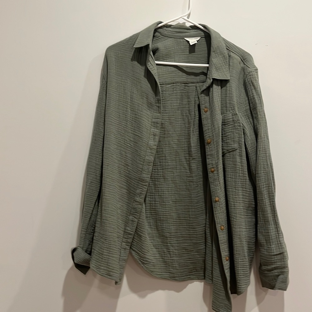 Green casual shirt